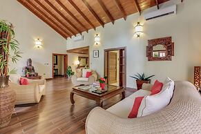 Beautiful Villa with Pool Gym and Maid