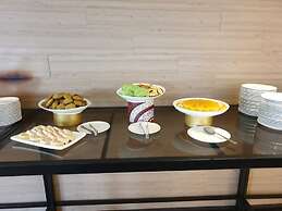 Le'venue Hotel