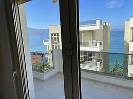 LUXURY RESIDENCE
