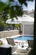 Kaya Apartments