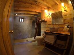 Wooden Inn