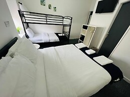 Alexandra Hotel