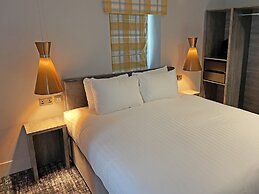 1820 Boutique Rooms and Suites