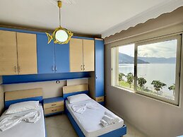 CENTER RESIDENCE
