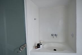 Anemos Cave Suites