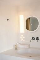 Anemos Cave Suites