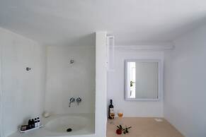 Anemos Cave Suites