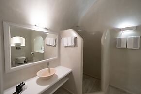 Anemos Cave Suites