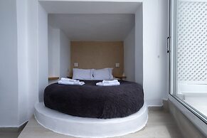 Anemos Cave Suites
