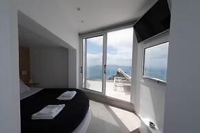 Anemos Cave Suites