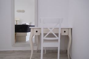 Anemos Cave Suites