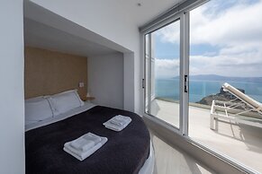 Anemos Cave Suites