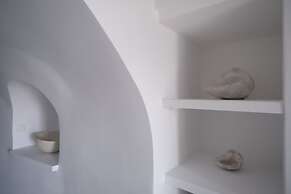 Anemos Cave Suites