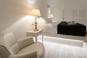 Anemos Cave Suites