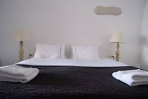 Anemos Cave Suites