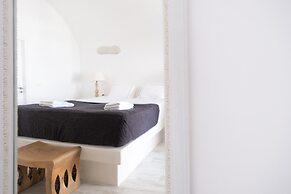 Anemos Cave Suites