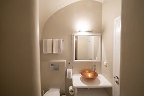 Anemos Cave Suites