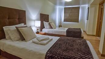 8-bed Villa in Vilamoura-sleeps-playground-pool