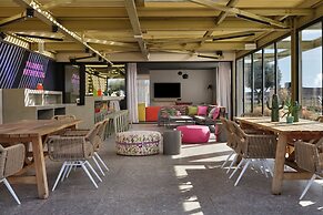 Moxy Athens City