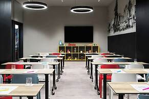 Moxy Athens City