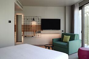 Moxy Athens City