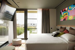 Moxy Athens City