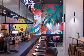 Moxy Athens City