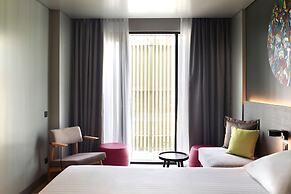 Moxy Athens City