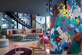 Moxy Athens City