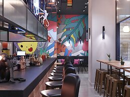 Moxy Athens City