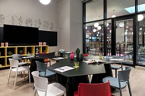 Moxy Athens City