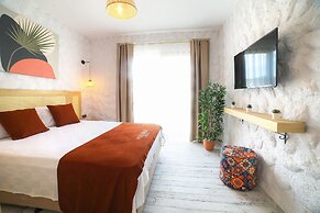 Huzurla Otel