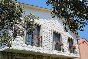 Huzurla Otel