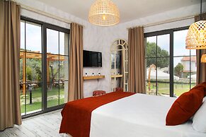 Huzurla Otel