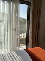 Huzurla Otel