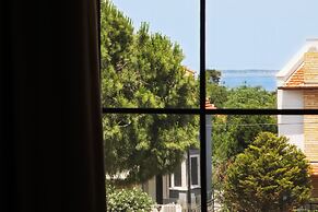 Huzurla Otel