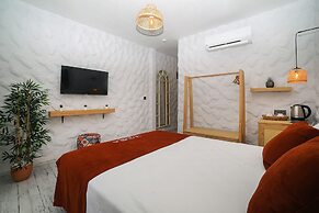 Huzurla Otel