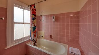 Commercial Travellers House