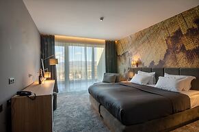 The Five Elements Hotel