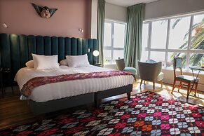 Casablu Hotel