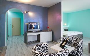 Hotel N