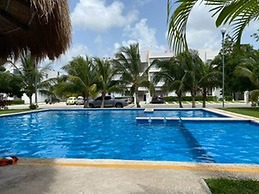 Lovely Third Floor3 Bedroom2 Bath Condo With Pool