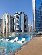 Brand New Modern Studio, Burj Khalifa View Pool