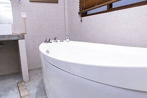 Aquzz Hotel & Spa