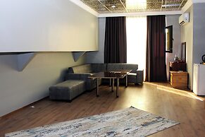 Big Life Hotel
