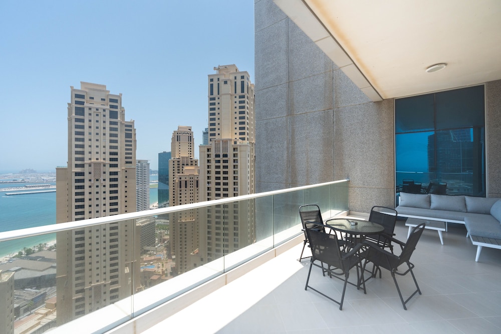 Paloma Tower 3704