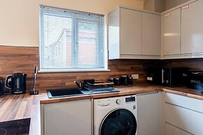Impeccable Luxury 2-bed House in Sheffield