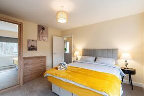 Impeccable Luxury 2-bed House in Sheffield