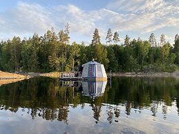 Yggdrasil Igloo Water Huts