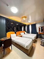 Maaeen Hotel